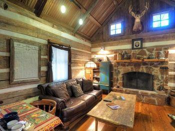 Cotton Gin Village Фредериксберг Экстерьер фото